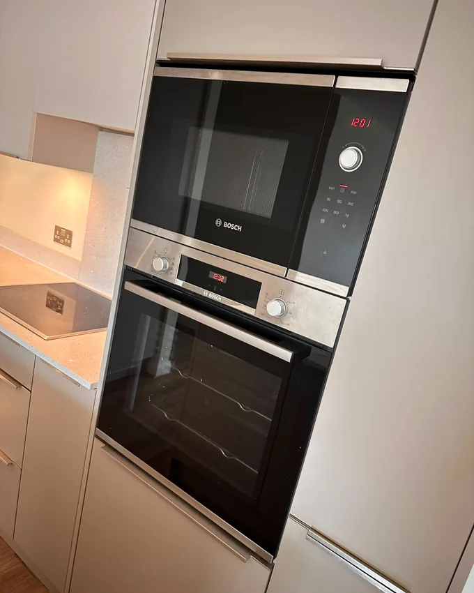 Built-in oven and hob cleaned inside and out